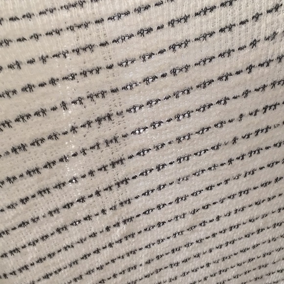 Sleeveless Overpiece - Picture 2 of 3